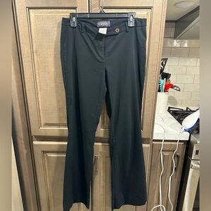 City Streets Women’s Black Flare leg slacks, size 9, good used condition.